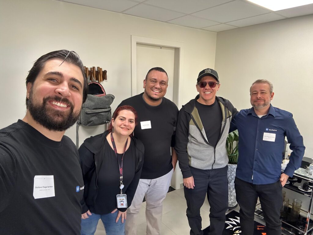 Equipe da Audatia em projeto na iYuno Brasil